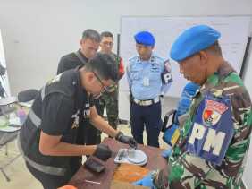 Petugas Gabungan Bandara SSK II Pekanbaru Gagalkan Penyelundupan 992 Gram Ganja ke Jakarta