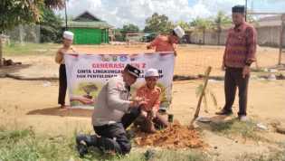 Dukung Program Kapolda Riau, Polsek Rimba Melintang Tanam 40 Bibit di MIS Al-Muhsinin