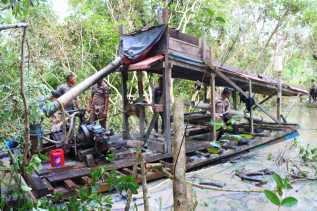 Razia Peti, Polres Inhu Bakar 66 Rakit dan Mesin Penambang