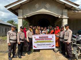Polsek Kuala Cenaku Ajak Emak-emak Pengajian Nyoblos Pilkada