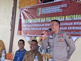 Polsek Benai Edukasi Bahaya Narkoba dan Penyakit Menular di Desa Geringging Jaya