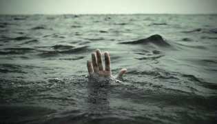 Sampan Pengangkut Sawit Oleng, Pelajar Tenggelam di Sungai Mandau Siak