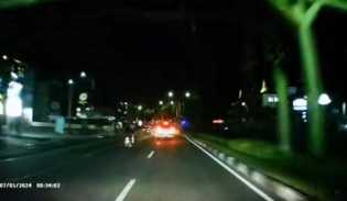 Aksi Mobil Ugal-ugalan di Jalan Sudirman, Satlantas Pekanbaru Cari Pengemudi