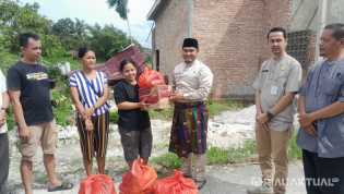 Pemko Pekanbaru Beri Bantuan Korban Puting Beliung di Tenayan Raya