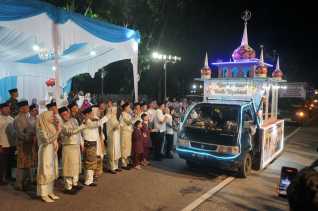 Dihadiri Gubri, Ribuan Masyarakat Ramaikan Pawai Gema Takbir Pemko Pekanbaru