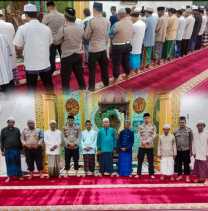 Usai Salat Berjamaah dan Yasinan, Kapolsek Kawasan Pelabuhan Sampaikan Pemilu Damai