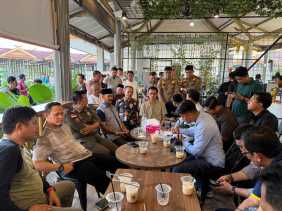 Wali Kota Pekanbaru Agung Nugroho Damaikan Dua Kelompok Pemuda yang Rebutan Lahan Parkir di Pasar Induk