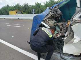 Kecelakaan Maut di Tol Pekanbaru - Dumai, Satu Meninggal dan Satu Luka Berat