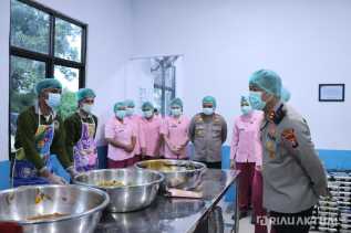 Kapolres Rohil Bersama Bhayangkari Cek Dapur SPPG, Pastikan Gizi dan Kebersihan