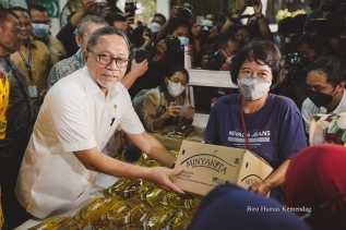 Janji Turunkan Harga Migor Lunas, Mendag Zulhas Luncurkan MINYAKITA Rp14 Ribu per Liter