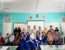 PWI Pokja Pekanbaru Beri Pelatihan Jurnalistik Dasar Kepada Siswa SMA Negeri 10