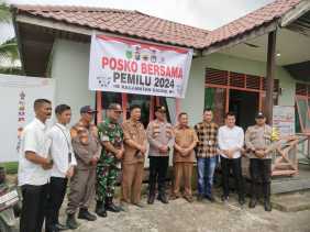 Kapolsek Gaung bersama Forkopimcam Mengecek Kesiapan Posko Pemilu 2024