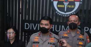 Bikin Bingung, Polri Bakal Ubah Warna Seragam Satpam Jadi Krem