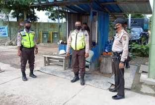 Guna Memelihara Kamtibmas di Wilkum, Polsubsektor Pelalawan Gelar Patroli