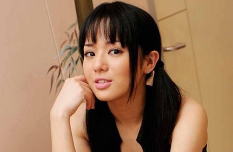 Sora Aoi Curhat Jadi Ibu dari Bayi Kembar