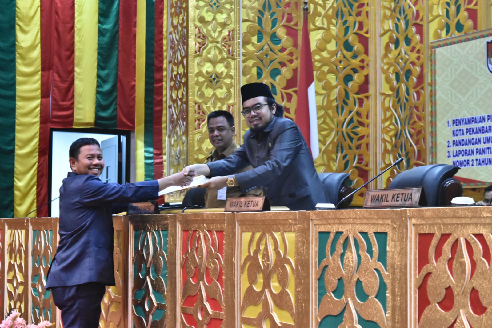 DPRD Pekanbaru Gelar Paripurna Pandangan Fraksi Terhadap Ranpera Pokok-pokok Pengelolaan Keuangan