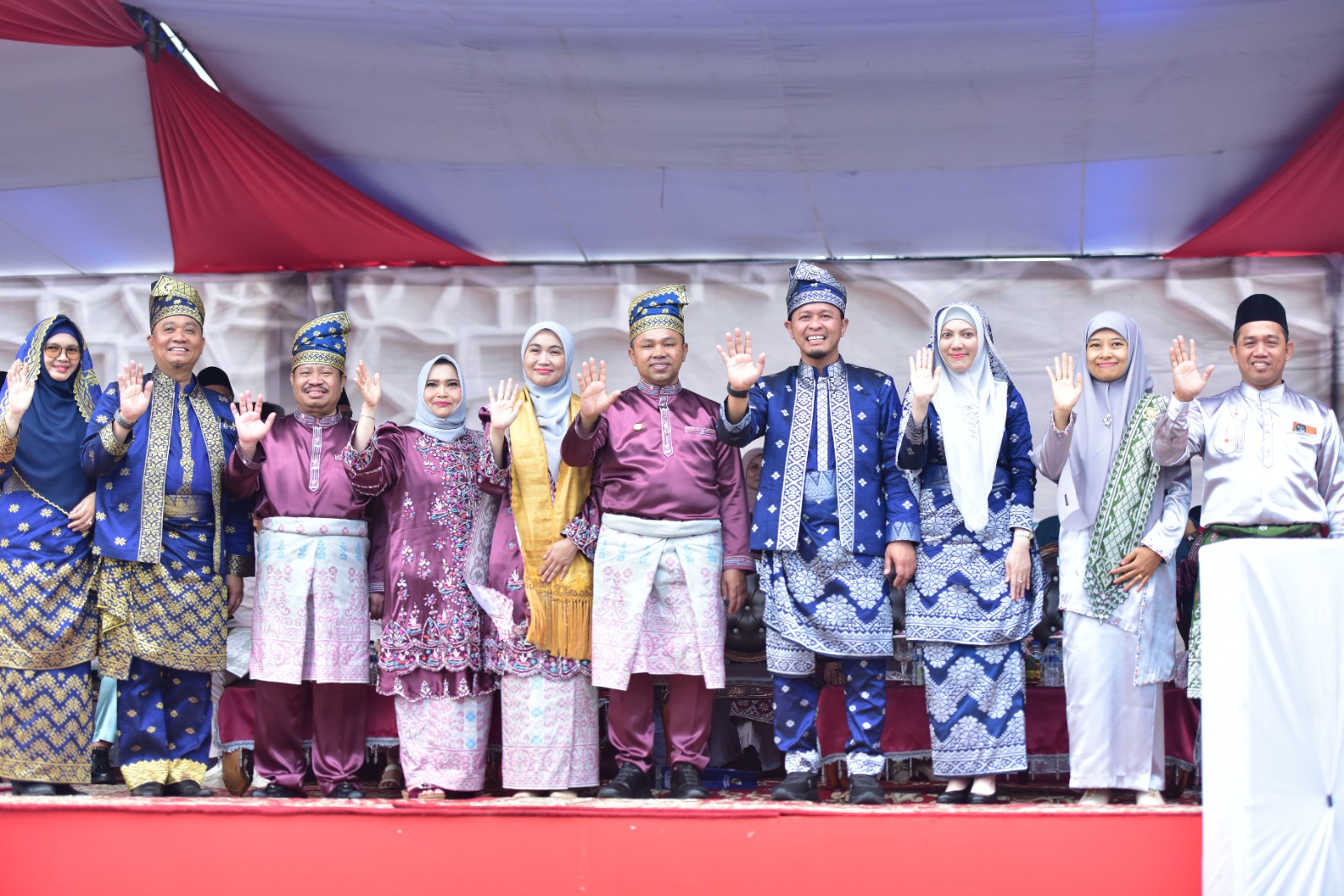 Pawai Ta'aruf Kafilah Bengkalis Tampil Memukau, Ketua DPRD Bengkalis: Ini Cerminan Semangat dan Identitas Daerah