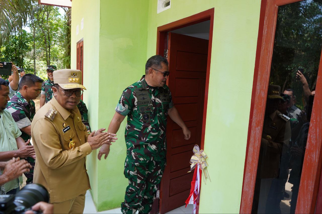 Pj Gubri Hadiri Upacara Penutupan TMMD ke-121 TA 2024 di Kampar