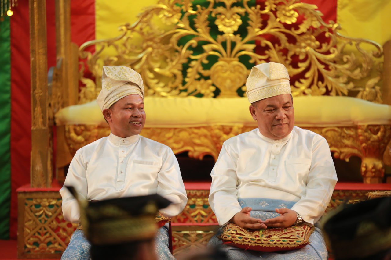 Suasana Khidmat Selimuti Tepuk Tepung Tawar Gubri Wahid dan Wagubri SF Hariyanto