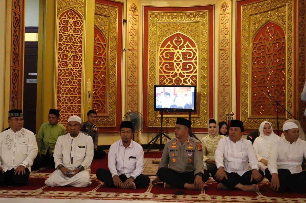 Bupati Sukiman Lepas Jamaah Calon Haji Rohul dengan Penuh Haru