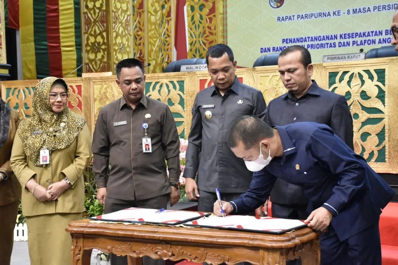 Lewat Paripurna Pemko dan DPRD Teken Mou KUA-PPAS R -APBD 2023