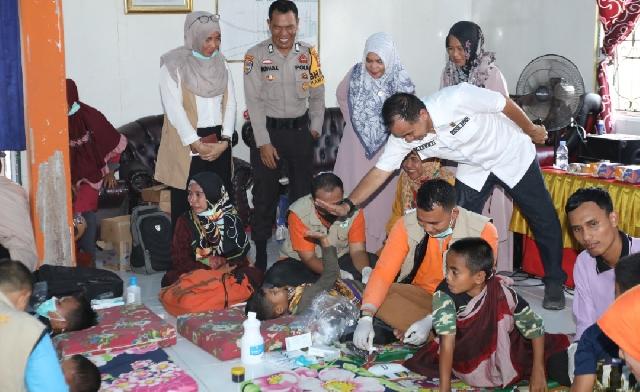 Di Sungai Luar, UPT Puskesmas Sungai Piring Gelar Sunatan Massal