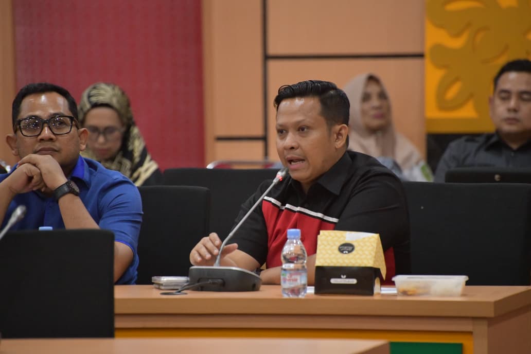Banggar DPRD Riau Rapat dengan TAPD Bahas KUA-PPAS 2026
