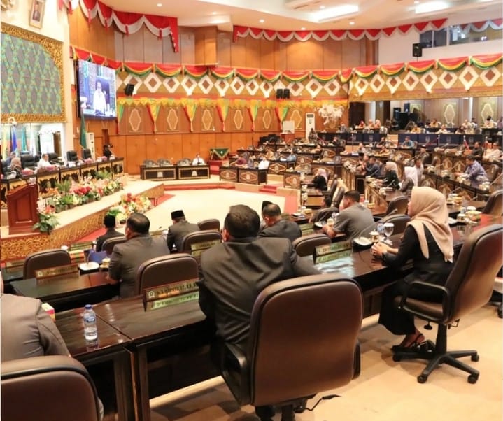DPRD Riau Gelar Paripurna Pembentukan Susunan Fraksi-fraksi