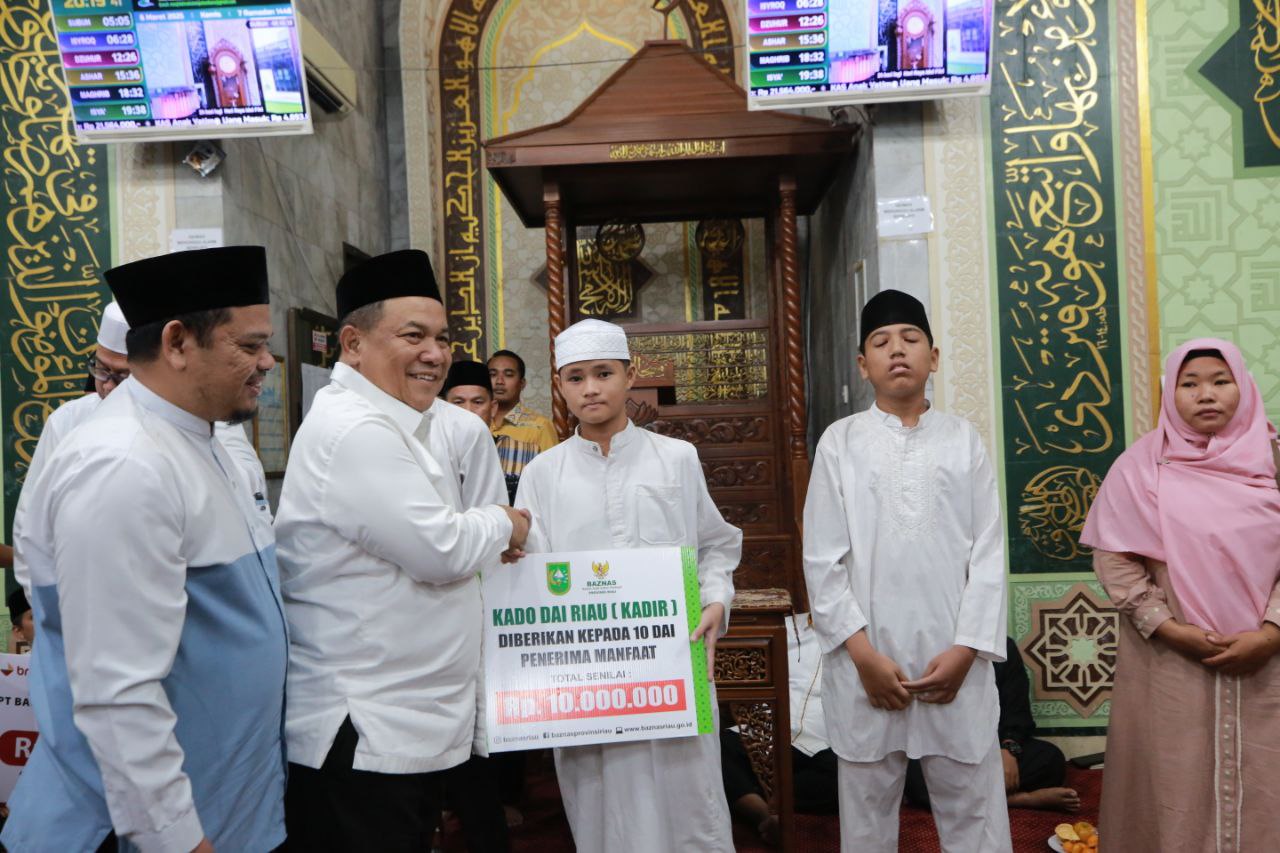 Hari Kedua Safari Ramadan, Wagubri SF Hariyanto Kunjungi Masjid Al Mushinin