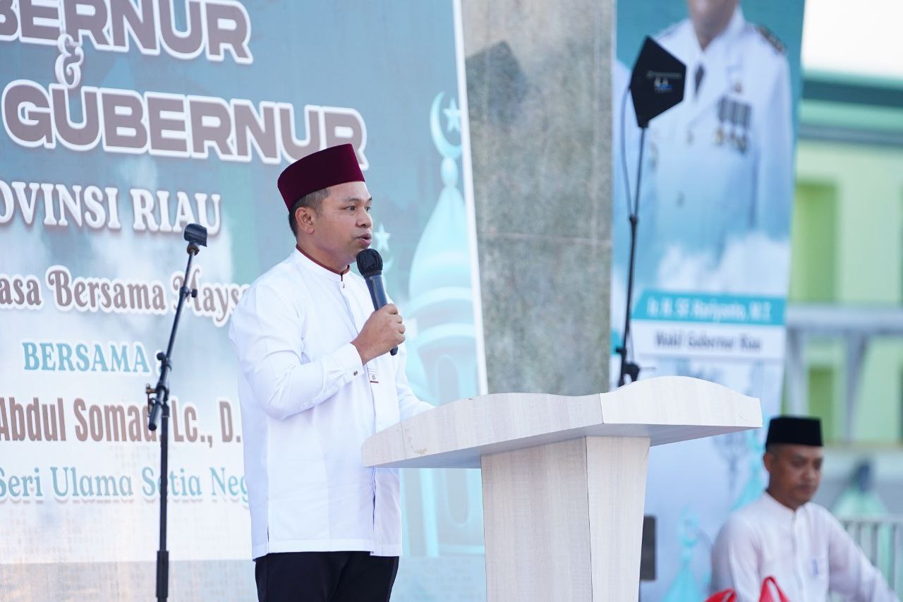 Ribuan Warga Padati Masjid Annur Riau untuk Buka Puasa Bersama Gubri dan Wagubri